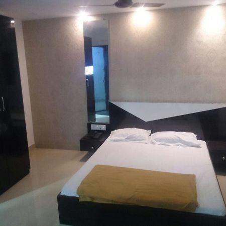Prince International Navi Mumbai Exterior photo