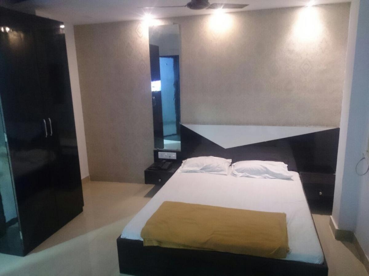 Prince International Navi Mumbai Exterior photo